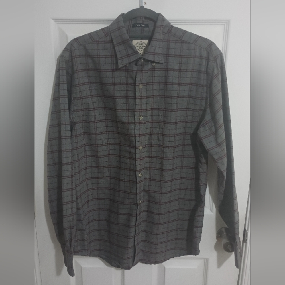 St. John's Bay Gray and Red Casual Button Down Shirt 64